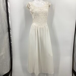 *** Victoria's Secret Cream Lace Dress *** M